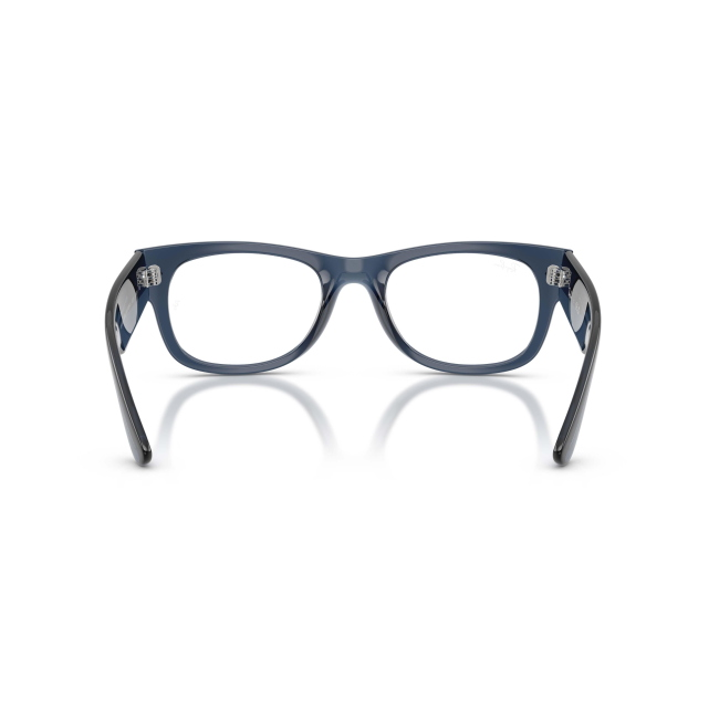 Ray-Ban RB 0832V MEGA WAYFARER II col. 8223 è un occhiale da sole in acetato blu trasparente e calibro 52.