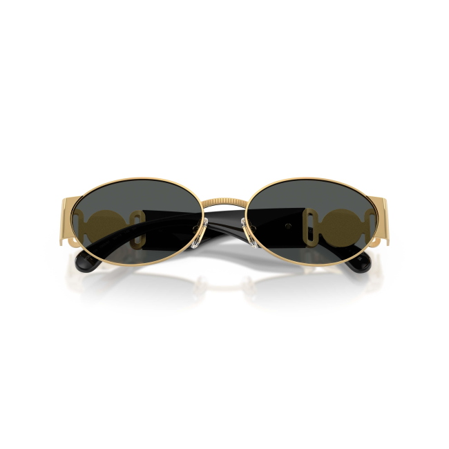 Versace VE 2299 col. 1002/87 è un occhiale da sole da uomo in metallo oro, dalla forma ovale e calibro 56.