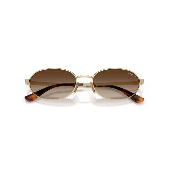 Vogue VO 4353S col. 848/13 è un occhiale da sole in metallo oro pallido e calibro 54.