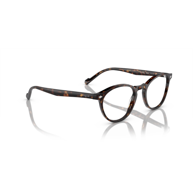 Vogue VO 5326 col. W656 è una montatura da vista in acetato marrone tartarugato e calibro 49.