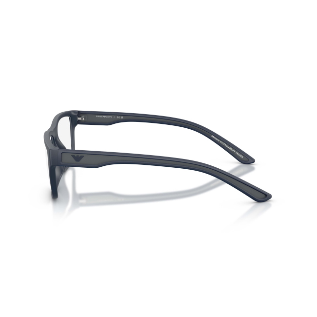 Emporio Armani EA 3276U col. 6185 è una montatura da vista da uomo in acetato blu gommato, dalla forma pillow e calibro 56.