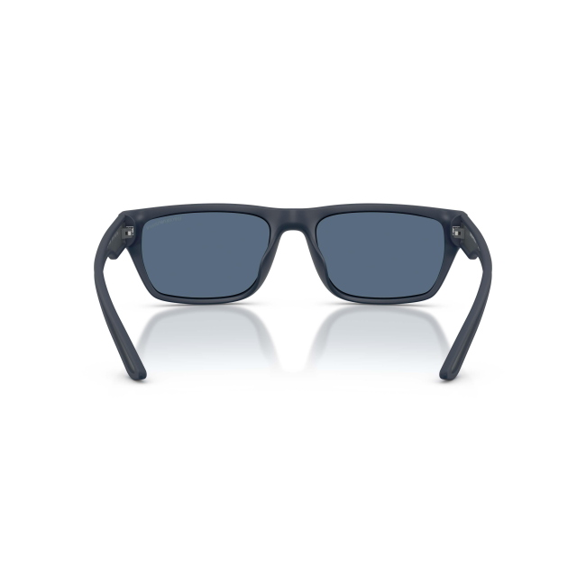 Emporio Armani EA 4267U col. 6185/80 valorizza acetato BLU GOMMATO con lenti BLU SCURE su una forma Pillow. Calibro 57, per una presenza precisa ma non eccessiva.