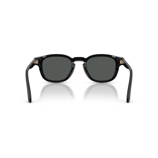 Giorgio Armani AR 8254U col. 5009/87 è un occhiale da sole in acetato nero satinato spazzolato e calibro 48.