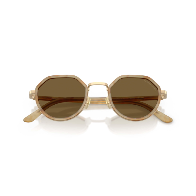 Giorgio Armani AR 6181 col. 6300/73 è un occhiale da sole in metallo tartarugato giallo e calibro 48.