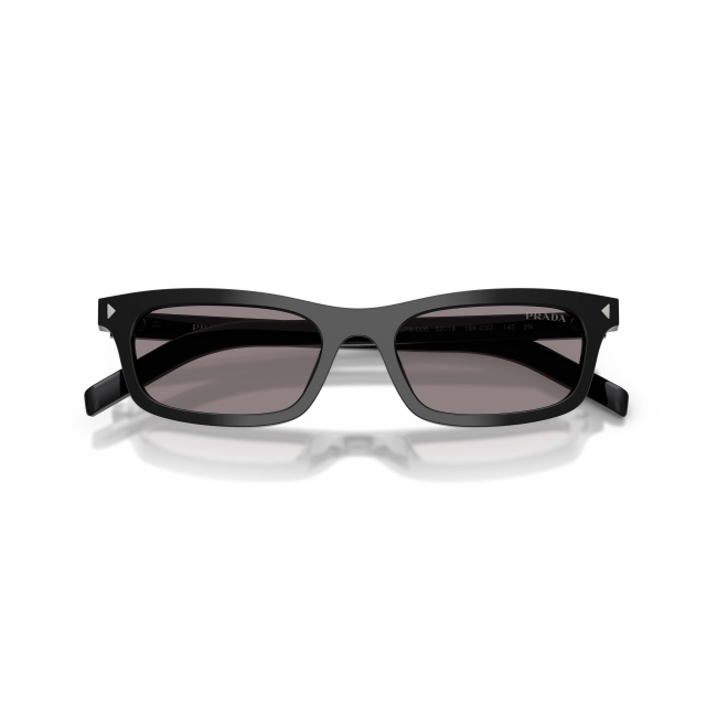 Prada SPR D05 Col.16K-03D Cal.52: occhiale da sole, calibro 52, colore 16K-03D. Materiale/finitura celluloide nero lucido, colore principale nero, lenti grigio.