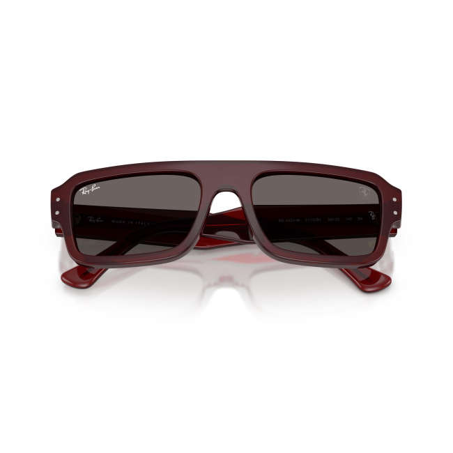 Ray-Ban FERRARI RB 4454M LH44 col. F710/B1 è un occhiale da sole in acetato rosso trasparente e calibro 56.
