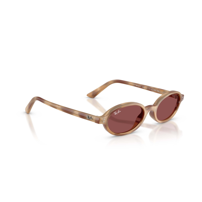 Ray-Ban RB 4472 col. 6856/75 Ã¨ un occhiale da sole in acetato TARTARUGATO CREMA con lenti VIOLETTO SCURO, calibro 51. La descrizione mantiene solo caratteristiche specifiche della variante e del modello.