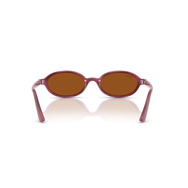 Ray-Ban RB 4472 col. 6857/73 è un occhiale da sole in acetato tartarugato violetto e calibro 51.