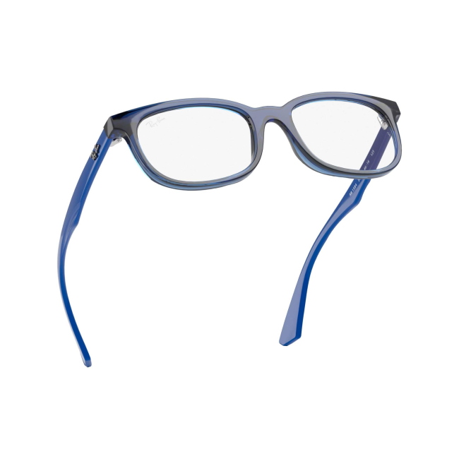 Ray-Ban Junior RY 1584 col. 3686 è una montatura da vista in acetato blu trasparente e calibro 48.