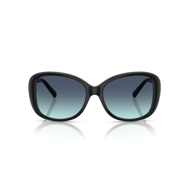 Tiffany & Co. TF 4257U col. 8001/9S è un occhiale da sole in acetato nero lucido e calibro 56.