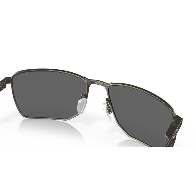Oakley OO 4142 EJECTOR col. 03: occhiale da sole in METALLO CARBONIO con lenti PRIZM BLACK POLARIZED, calibro 58. Una variante curata nei dettagli e nelle proporzioni.