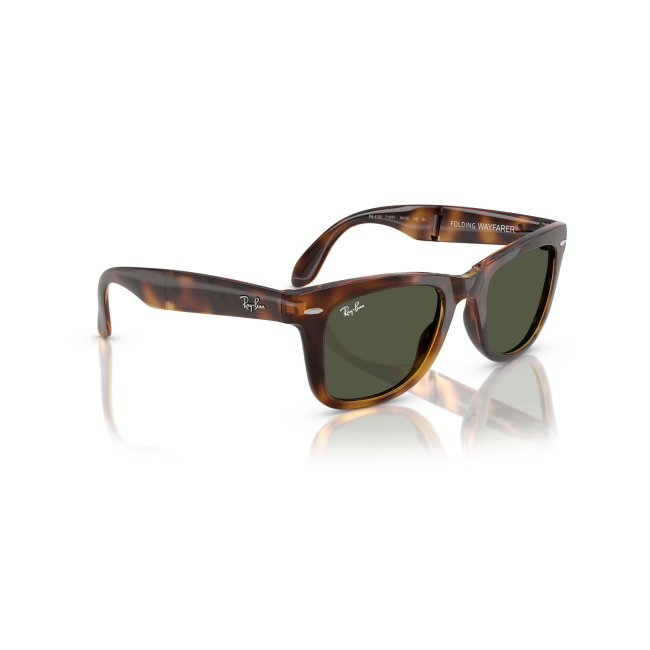 Ray-Ban RB 4105 FOLDING WAYFARER col. 710/31 è un occhiale da sole in acetato marrone tartarugato e calibro 50.