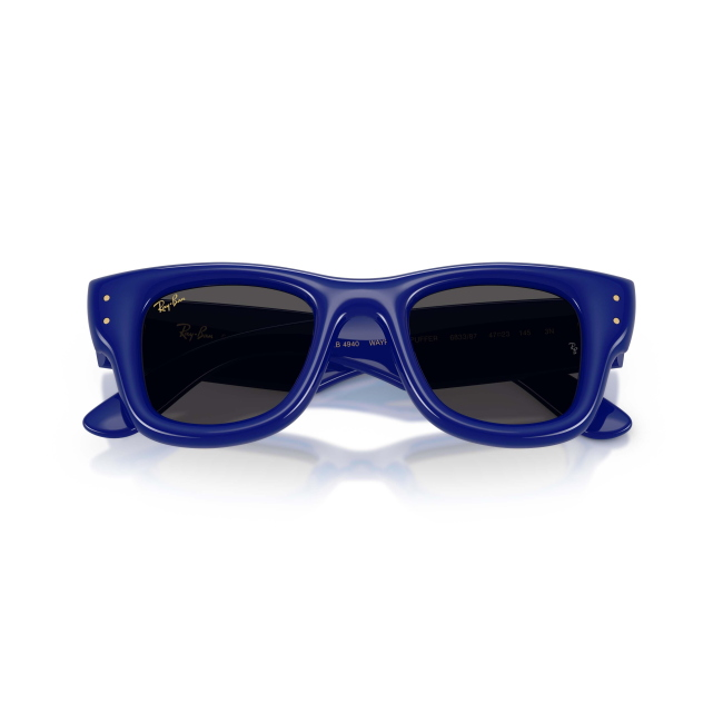 Ray-Ban RB 4940 WAYFARER PUFFER X A$AP ROCKY col. 6833/87 è un occhiale da sole in acetato blu e calibro 47.