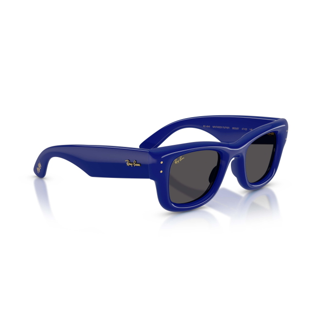 Ray-Ban RB 4940 WAYFARER PUFFER X A$AP ROCKY col. 6833/87 è un occhiale da sole in acetato blu e calibro 47.