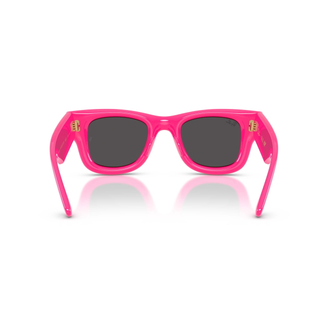 Ray-Ban RB 4940 WAYFARER PUFFER X A$AP ROCKY col. 6832/87 è un occhiale da sole in acetato fucsia fucsia e calibro 47.