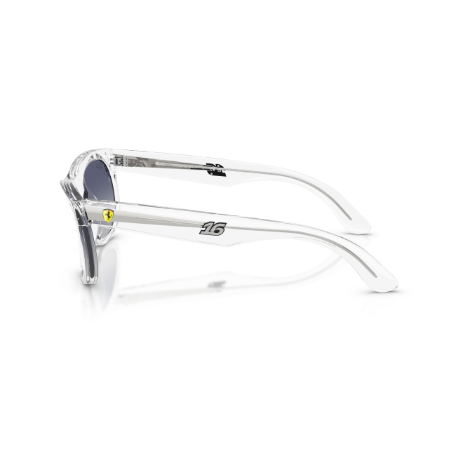 Ray-Ban FERRARI RB R0502SM CL16 col. F70/64L è un occhiale da sole in acetato trasparente e calibro 50.