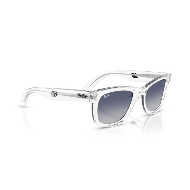 Ray-Ban FERRARI RB R0502SM CL16 col. F70/64L è un occhiale da sole in acetato trasparente e calibro 50.
