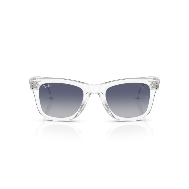Ray-Ban FERRARI RB R0502SM CL16 col. F70/64L è un occhiale da sole in acetato trasparente e calibro 50.