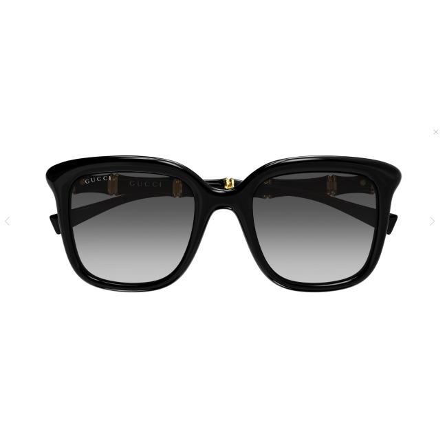 Gucci GG 2058 S col. 001 è un occhiale da sole in acetato nero lucido e calibro 52.