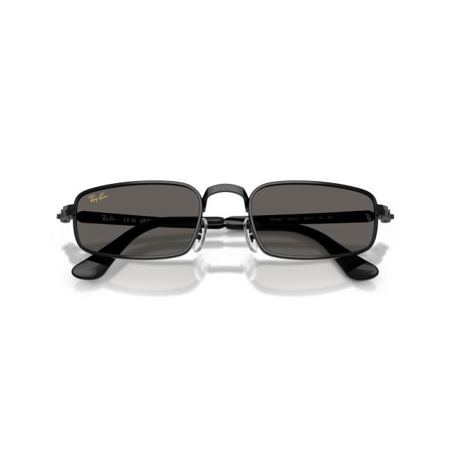 Ray-Ban RB 3927 A$AP ROCKY col. 002/J5 è un occhiale da sole in metallo nero e calibro 54.