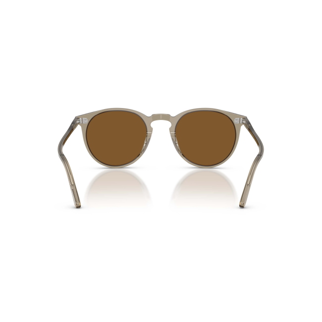Oliver Peoples OV 5183S O'MALLEY SUN col. 1745G8: occhiale da sole dalla forma Pantos in acetato MARRONE TRASPARENTE con lenti MARRONE SPECCHIATO, calibro 50. Una variante curata nei dettagli e nelle proporzioni.