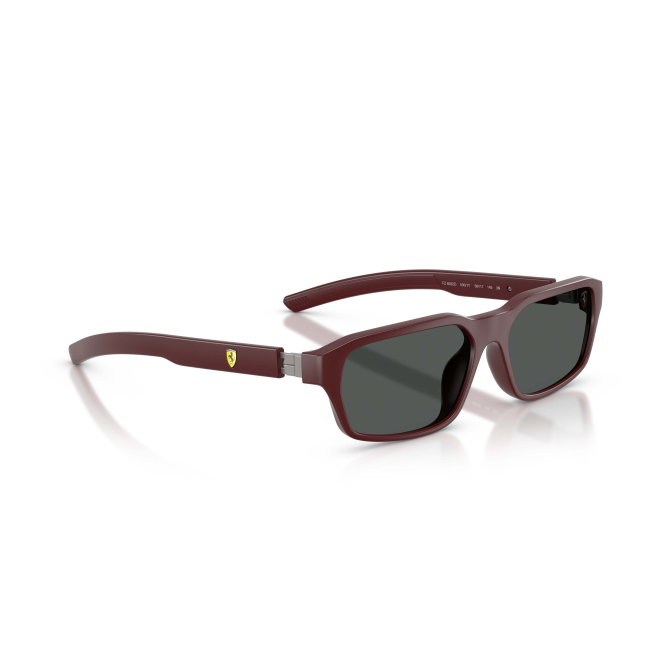 SCUDERIA FERRARI FZ 6032D col. 530/1Y è un occhiale da sole unisex in acetato bordeaux satinato bordeaux e calibro 58.