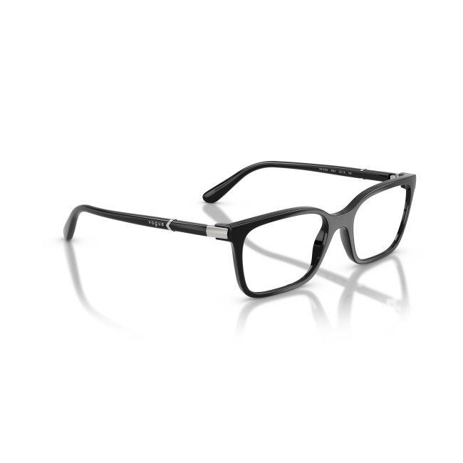 Vogue VO 5745 col. W44 Ã¨ un montatura da vista dalla forma pillow in acetato NERO LUCIDO, calibro 53. Un modello dal carattere definito e facile da riconoscere.