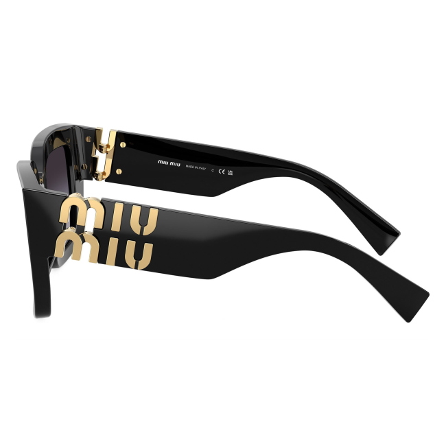 Miu Miu SMU B05 16K-90A: occhiale da sole da donna dalla forma squadrata in acetato Nero, con lenti Grigio Sfumato, calibro 51.