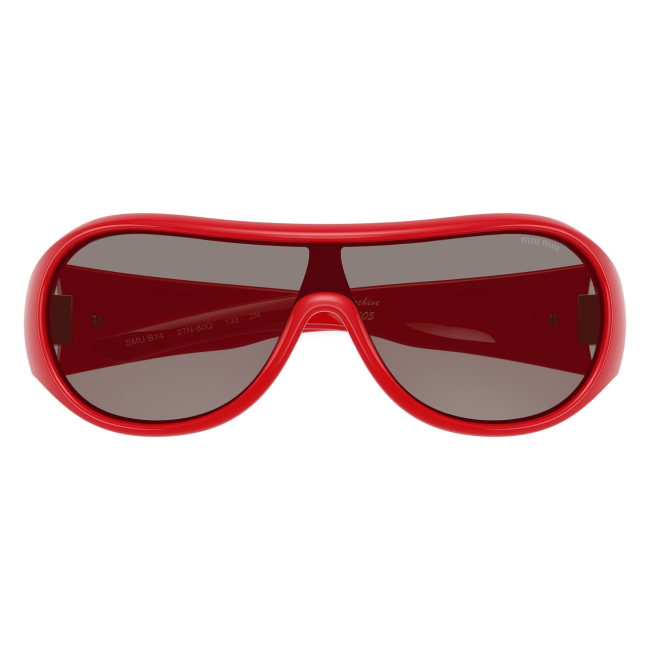 Miu Miu SMU B14 27N-80Q: occhiale da sole da donna dalla forma irregolare in iniettato Rosso, con lenti Grigio scuro, calibro 33.