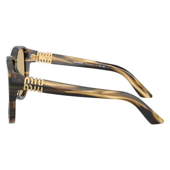 Miu Miu SMU A08 25E-1OR: occhiale da sole da donna dalla forma pilot in acetato Loden a righe, con lenti Giallo, calibro 61.