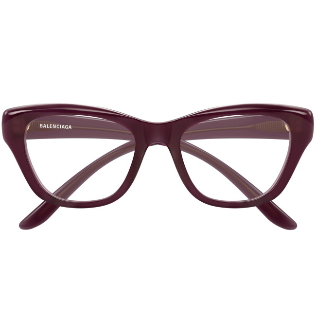 Balenciaga BB0519O, colore 008. Montatura da vista dalla forma a farfalla, finitura bordeaux, misure 55-19-145 mm.