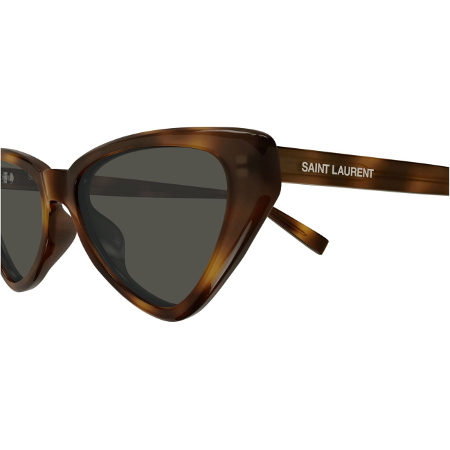 Saint Laurent SL 944, colore 002. Occhiali da sole dalla forma cat-eye, finitura avana, misure 54-16-140 mm.