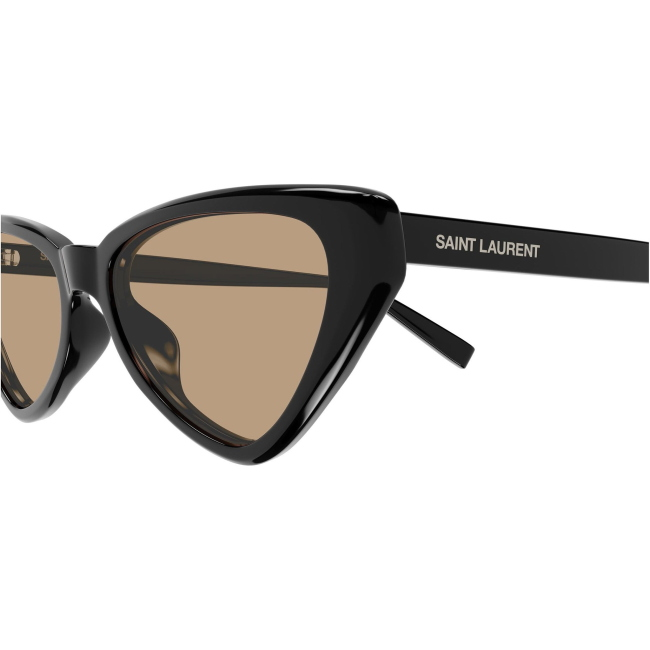 Saint Laurent SL 944, colore 006. Occhiali da sole dalla forma cat-eye, finitura nero, misure 54-16-140 mm.